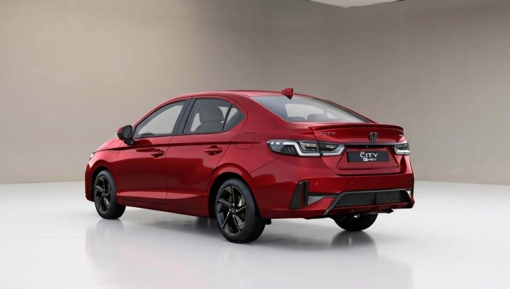 Honda City 2027 traz as mesmas lanternas, mas com acabamento transl&uacute;cido