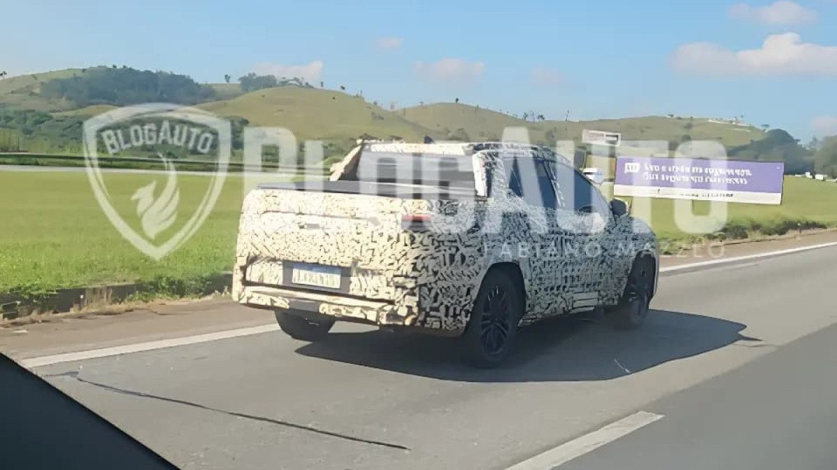 Picape intermediária da Toyota está sendo submetida a testes de campo