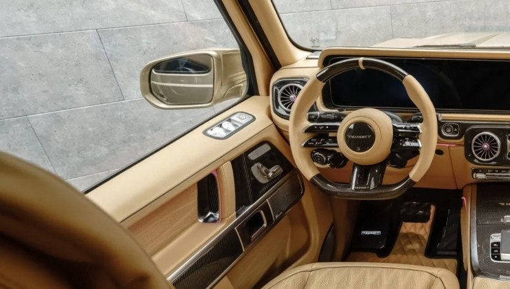 O modelo teve o motor modificado passando a ter 720 cv e 102 kgfm de torque