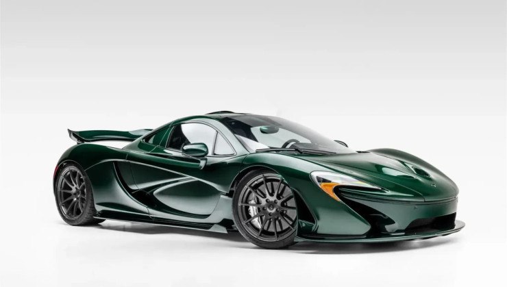 McLaren P1 e Michael Fux com carroceria em fibra de carbono verde