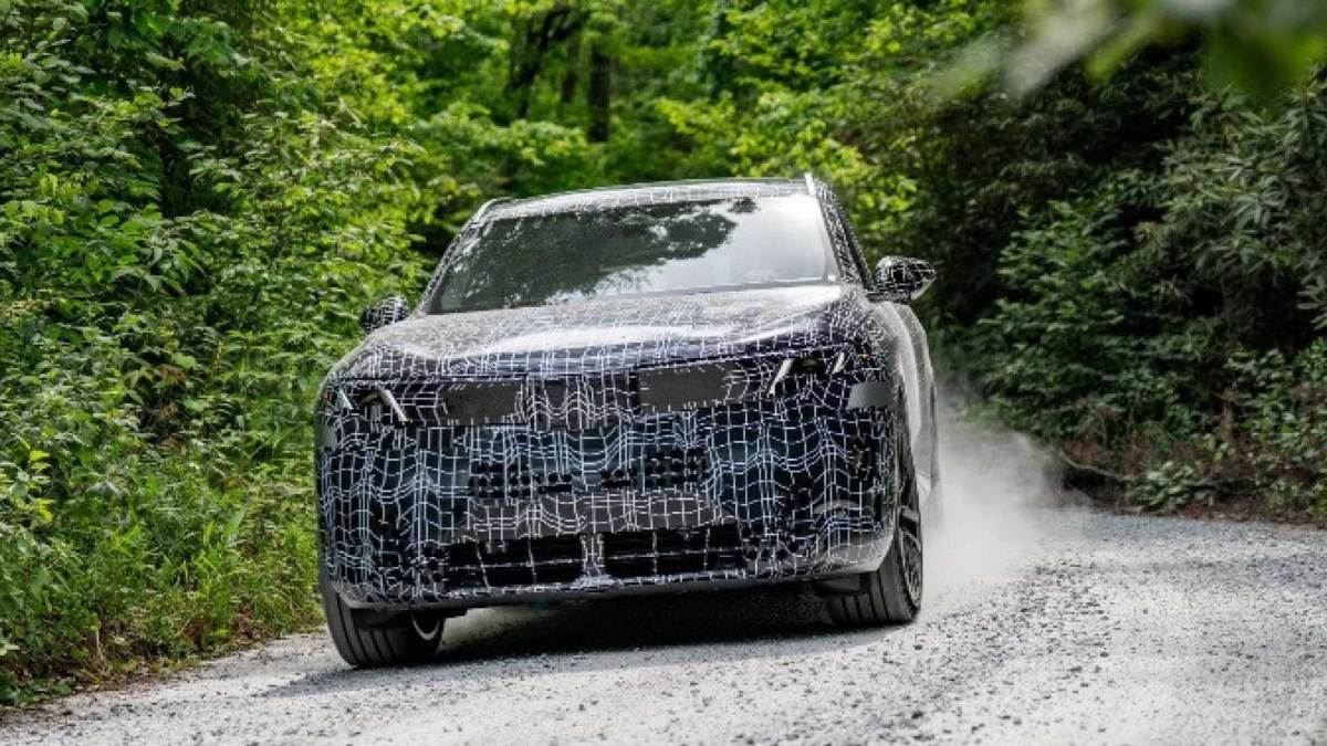 BMW ix5 em fase de testes