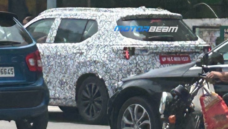 Novo visual do Honda WR-V foi flagrado em testes na &Iacute;ndia