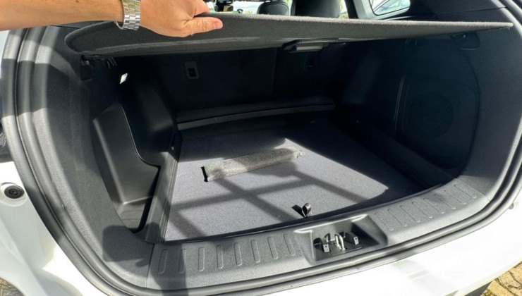 Porta-malas espa&ccedil;oso e com estepe tempor&aacute;rio &eacute; um dos pontos fortes do Caoa Changan CS75 
