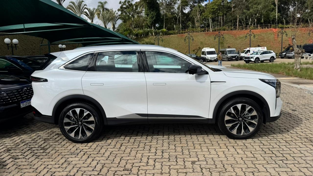 O Caoa Changan CS75 Infinity, SUV chin&ecirc;s que compete no segmento de m&eacute;dios, &eacute; avaliado em comparativo de consumo. -  (crédito: Eduardo Lucizano/Vrum)