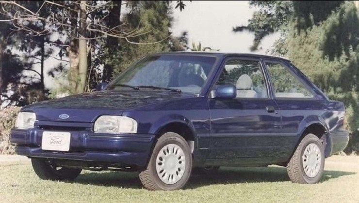 Em seu &uacute;ltimo ano de produ&ccedil;&atilde;o, 1996, o Hobby ganhou calotas e para-choques na cor do carro