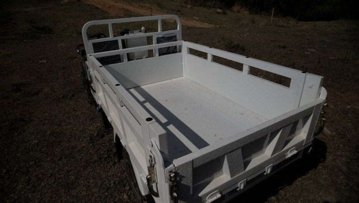 O Cargo 350 tem tra&ccedil;&atilde;o 4x4 e capacidade de carga de 800kg