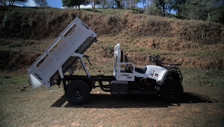 O Cargo 350 tem tra&ccedil;&atilde;o 4x4 e capacidade de carga de 800kg