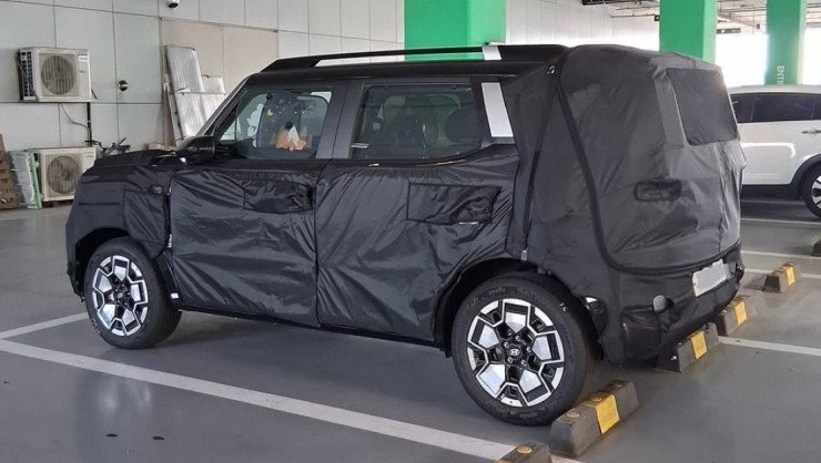Sob forte camuflagem, Hyundai esconde linhas do novo SUV