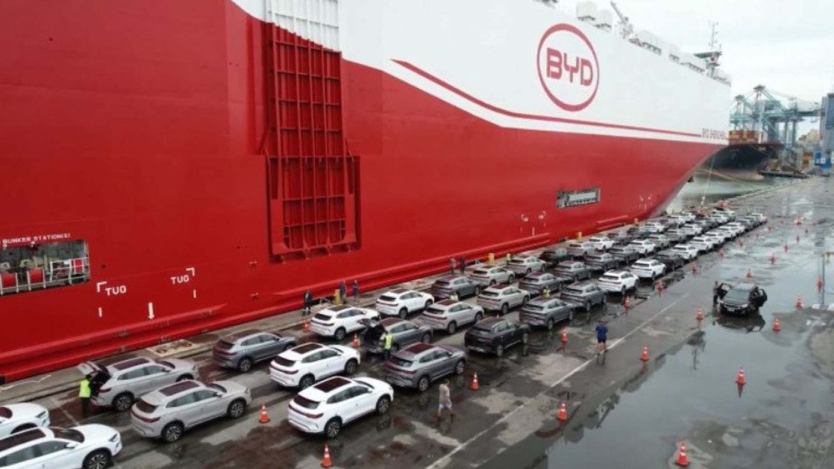 Navio da BYD em Porto de Itajaí
