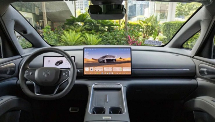 Interior &eacute; simples igual aos demais carros de passeio da marca