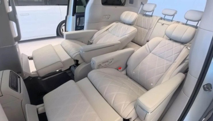 Fileira central &eacute; o grande destaque da minivan da Leapmotor