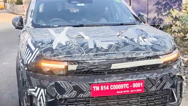 Dianteira do Renault Duster de 7 lugares -  (crédito: Reprodução/Rushlane)