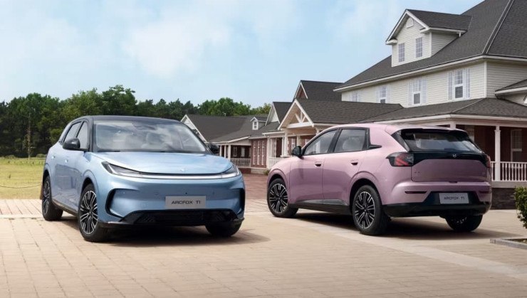 BAIC dever&aacute; chegar ao Brasil como Arcfox T1 sendo o modelo de maior volume da marca -  (crédito: Divulga&ccedil;&atilde;o)