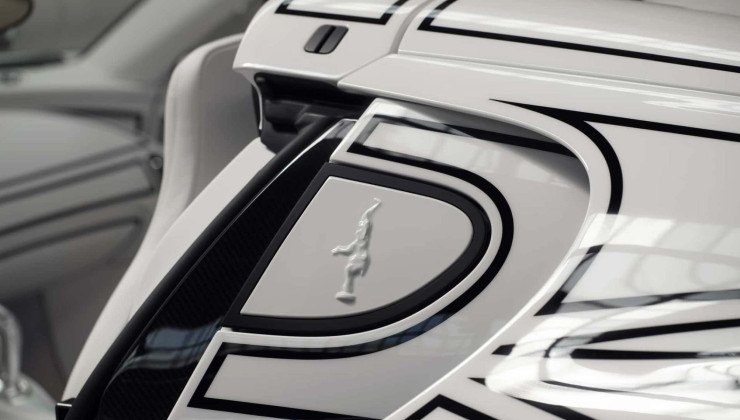 Bugatti W16 Mistral Blanc &Eacute;ternel