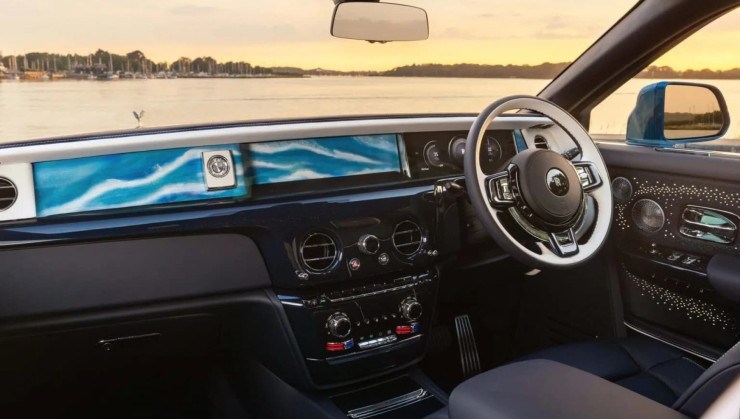 Rolls-Royce Phantom Regatta conta com detalhes que lembram o mar