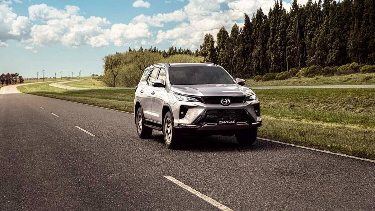O Toyota SW4, l&iacute;der de vendas no segmento de SUVs grandes, segue sua trajet&oacute;ria de sucesso no mercado brasileiro.