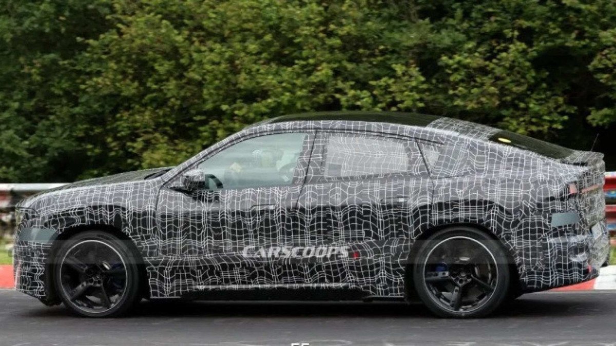 BMW iX4 2027 visto de lado
