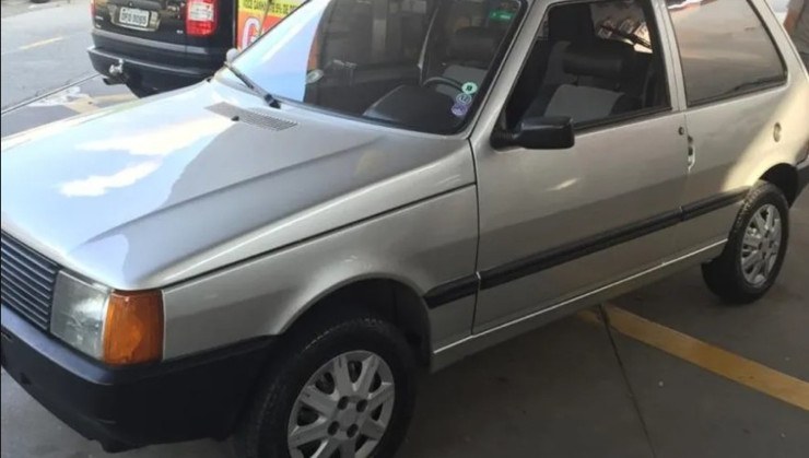 Fiat Uno que foi dado de presente de Ayrton Senna para Adriane Galisteu