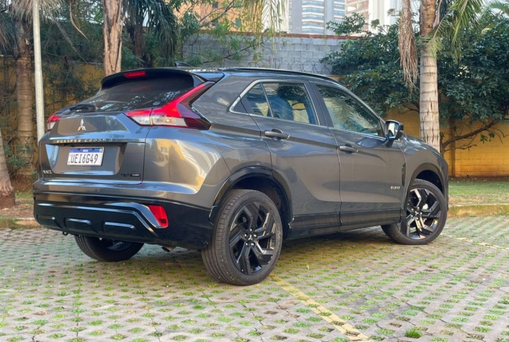 Eclipse Cross Black 2027