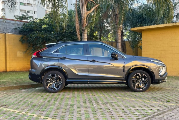 Eclipse Cross Black 2027