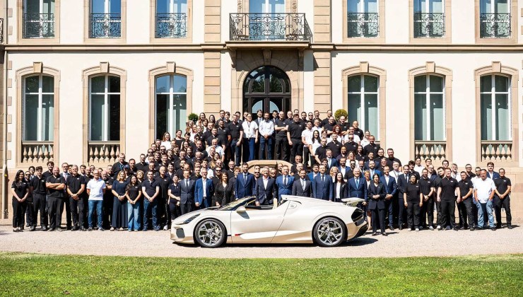 Toda a equipe que participou da produ&ccedil;&atilde;o do Bugatti Mistral