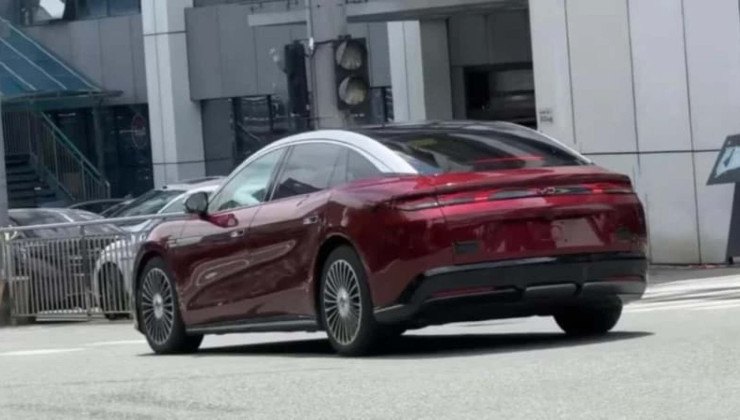 BYD Da Han circulando nas ruas da China antes do lan&ccedil;amento