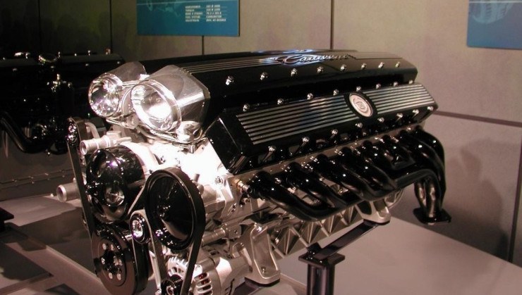 Motor 13.6 V16 de 1000 cv do Cadillac Sixteen 