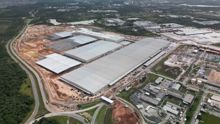 Novas estruturas da BYD em Cama&ccedil;ari (BA). Maior pr&eacute;dio abriga a montagem final dos ve&iacute;culos