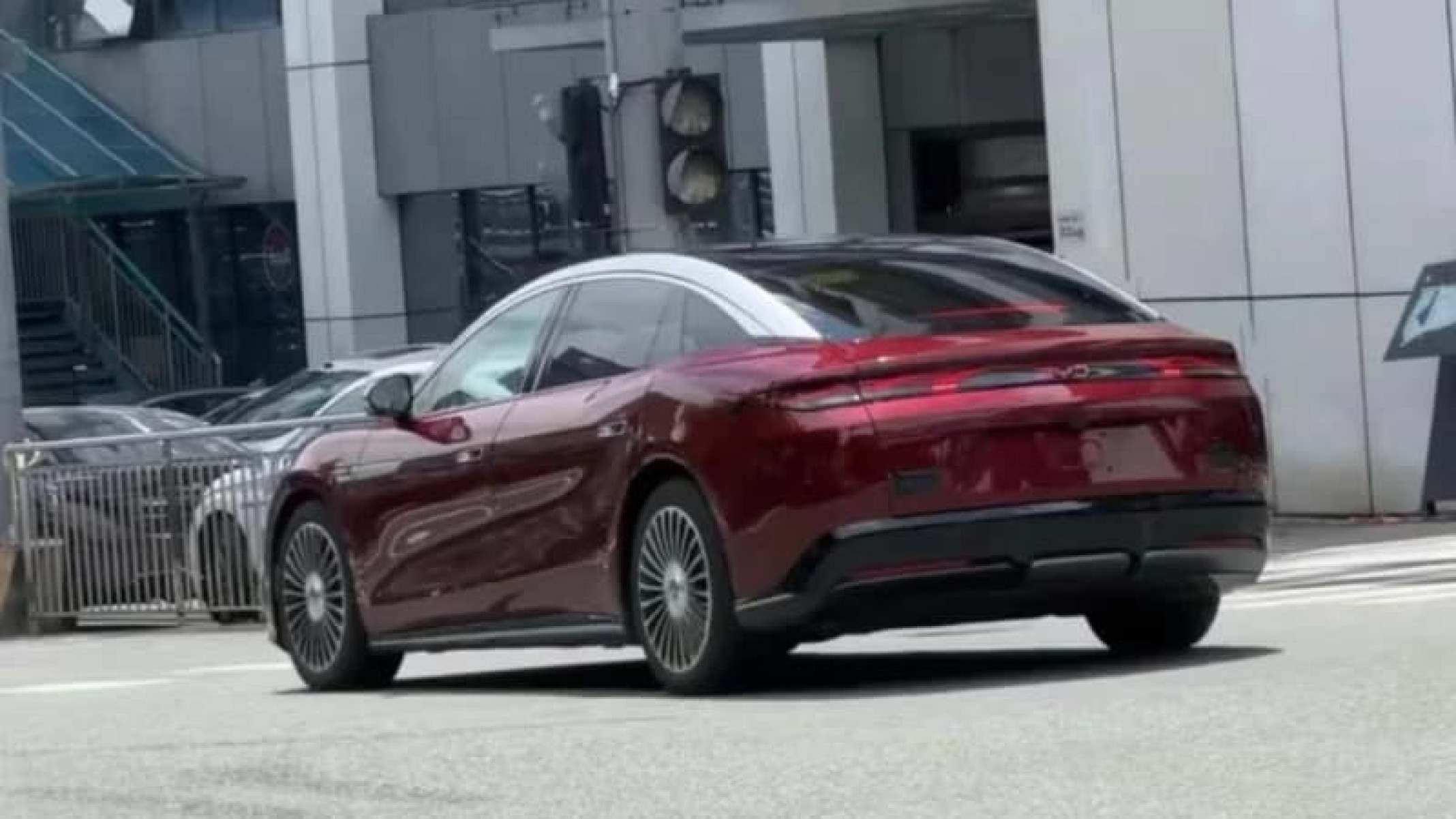 BYD Da Han circulando nas ruas da China antes do lan&ccedil;amento
