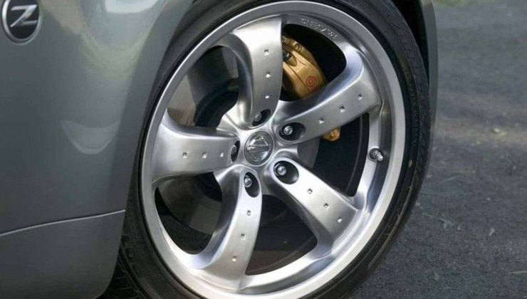 As pin&ccedil;as douradas est&atilde;o presentes em poucos carros, como o lend&aacute;rio GT-R R34 Skyline