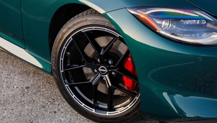 As pin&ccedil;as vermelhas est&atilde;o sendo utilizadas no modelo Z Performance