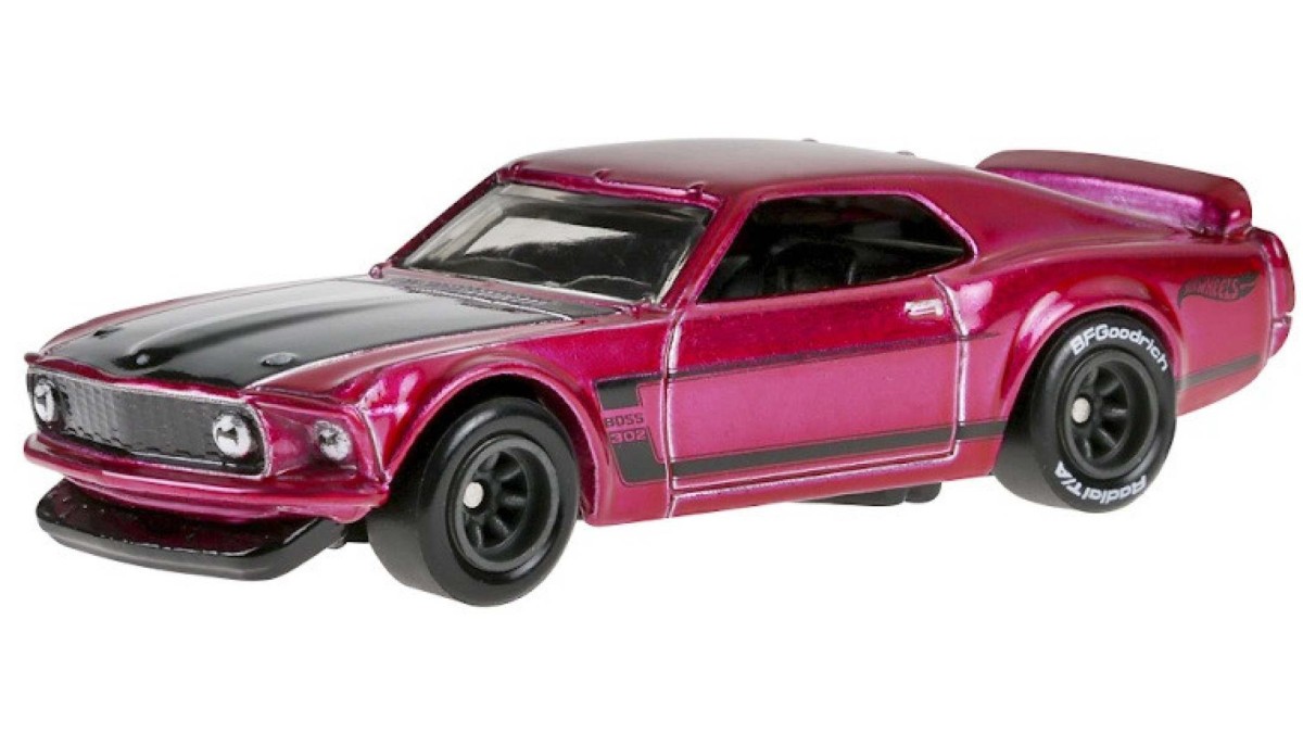 Miniatura exclusiva da Hot Wheels vista de frente