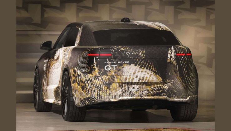 O SUV combina luxo com um perfil baixo, se assemelhando a um sedan