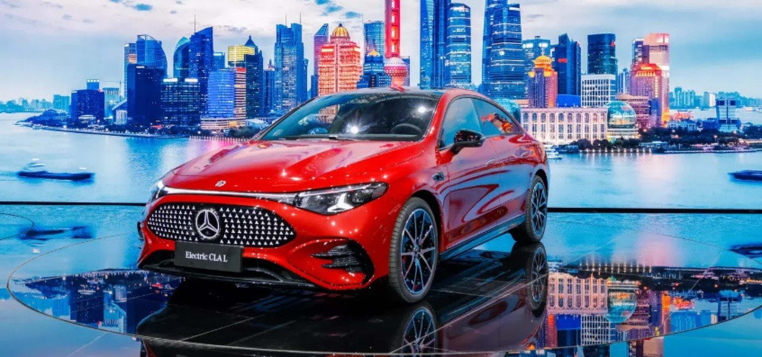 Mercedes CLA L elétrico tem produção suspensa por baixa demanda