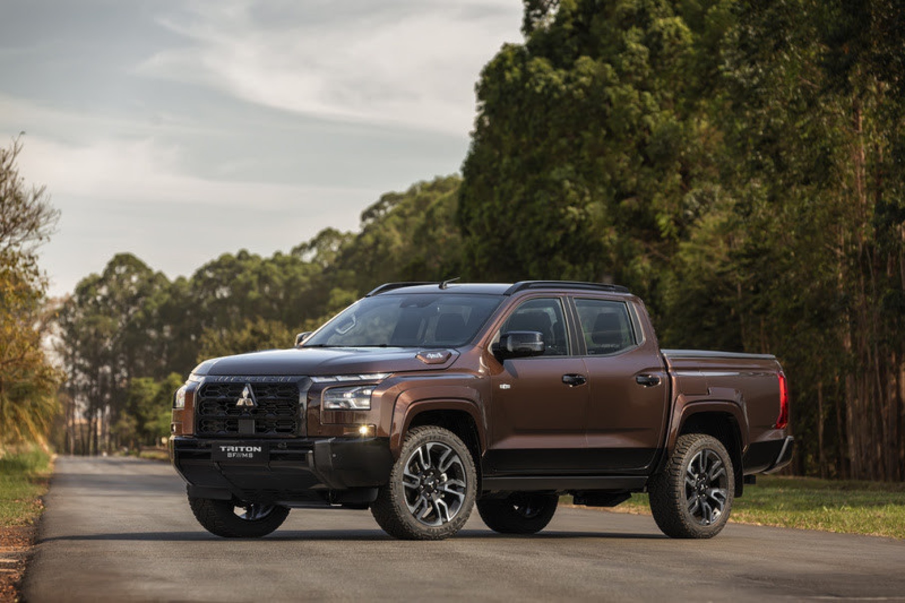 Mitsubishi Triton lança série especial da BF///MS por R$ 339.990