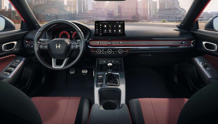 O interior do modelo lembra o Type R, que &eacute; vendido no Brasil