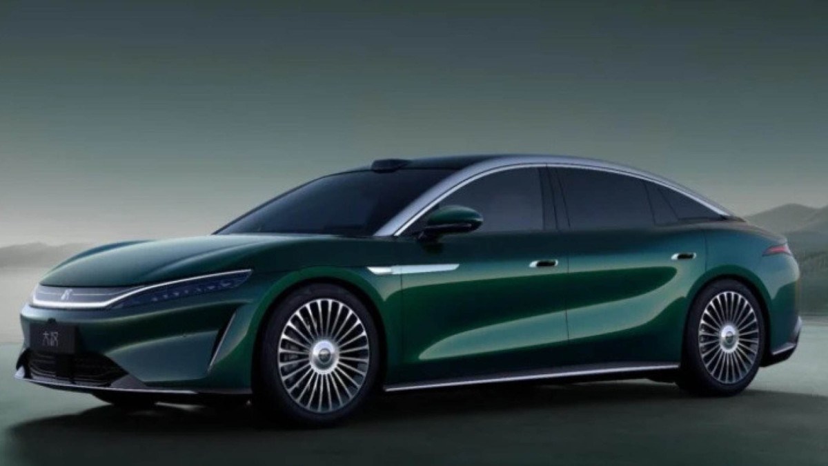 BYD Da Han verde escuro é apresentado na China