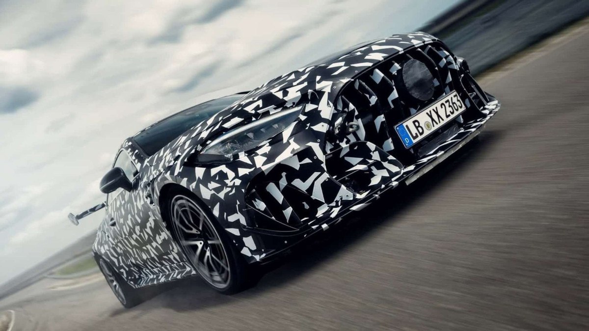 A Mercedes-Benz fechou o circuito de Nürburgring para testar o novo CLE AMG V8