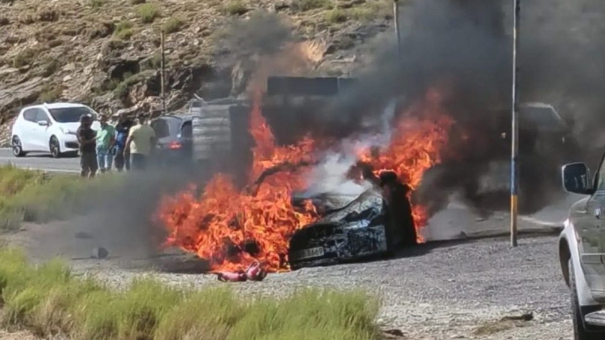 Protótipo de AMG-GT pegou fogo durante teste na Espanha