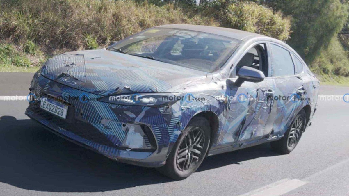 Flagra do novo BYD King Flex