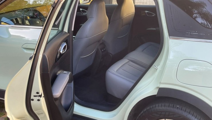 Geely EX2