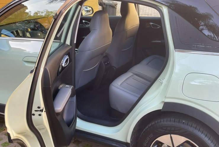 Geely EX2