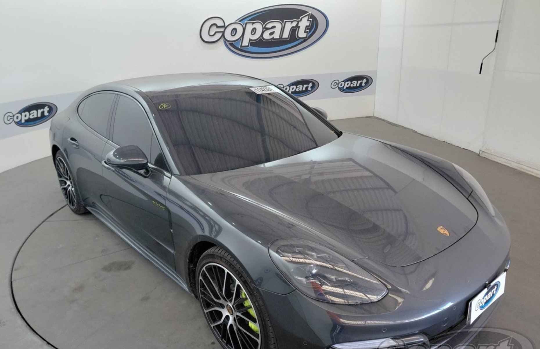 Porsche Panamera est&aacute; em leil&atilde;o do Copart