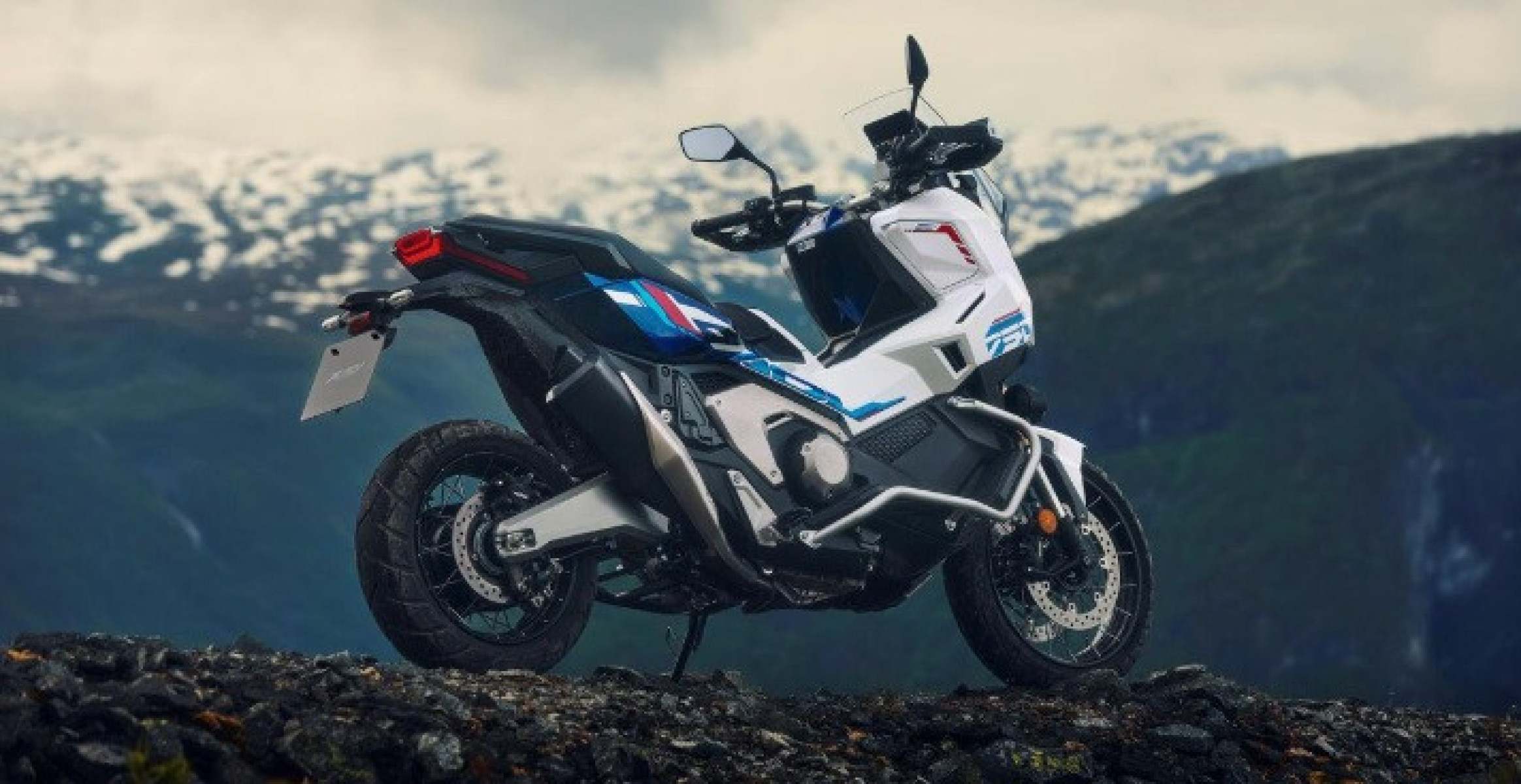 Honda X-ADV 2027 ganha duas novas cores