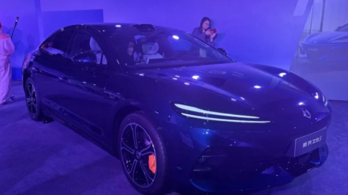 Denza Z9S de frente 