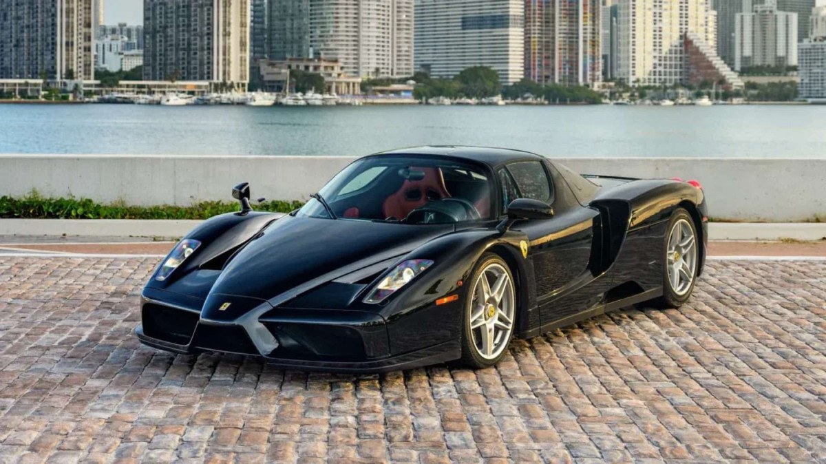 Ferrari Enzo teve apenas 400 unidades produzidas