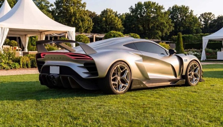 O modelo &eacute; baseado no Chevrolet Corvette, e possui cerca de 1.560 cv e 177 kgfm de torque