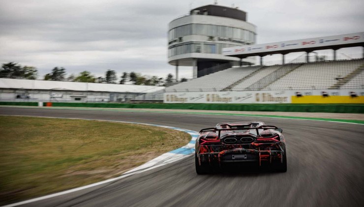 Lamborghini Revuelto SV