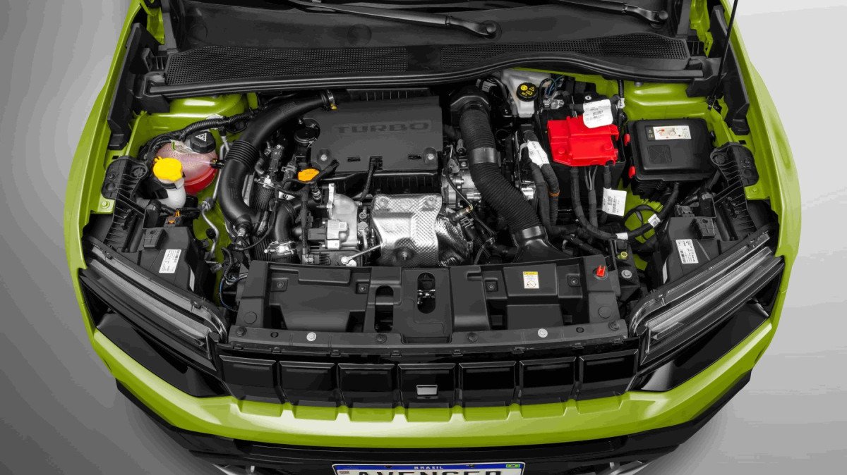 Todas as vers&otilde;es do Novo Jeep Avenger s&atilde;o equipadas com o sistema MHEV de 12V da Stellantis, que contam com motor turbo T200. 