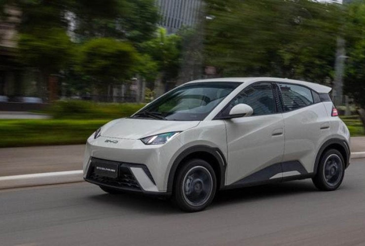 Dolphin Mini &eacute; o principal carro da BYD no Brasil em volume de vendas